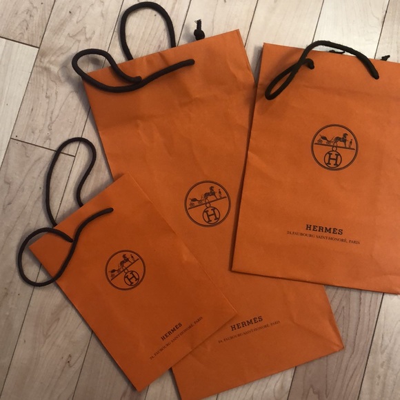 HERMES SHOPPING BAGS, HERMES Paper Shopping Bags, a set of 3 - Picture 3 of 8